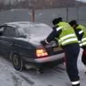Запорожские ГАИшники спасают людей из снежного плена