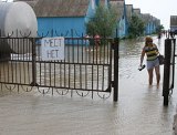 Штормящее море затопило базы отдыха в Кирилловке - ФОТОРЕПОРТАЖ
