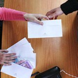 Средняя зарплата в конверте запорожского предпринимателя 1000 грн