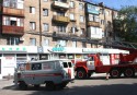 В Запорожье спасатели сняли с парапета балкона 93-летнюю женщину