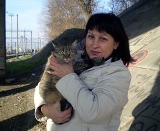 Запорожский пожарный снял кошку с моста