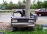 Жуткая авария в Запорожье: столб разделил «Мазду» пополам, пассажир погиб