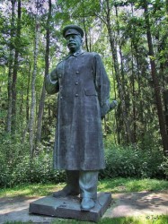 В Запорожье открыли памятник Сталину