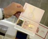Украинцы будут ездить за границу с новыми паспортами