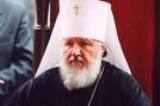 Украинские нацисты требуют возбуждения уголовного дела против Патриарха Кирилла и его депортации!