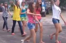 Чему учат подростков в детских лагерях Украины - ВИДЕО