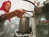 Запорожские пенсионеры зарабатывают на жизнь торговлей водкой, сигаретами и прочей мишурой