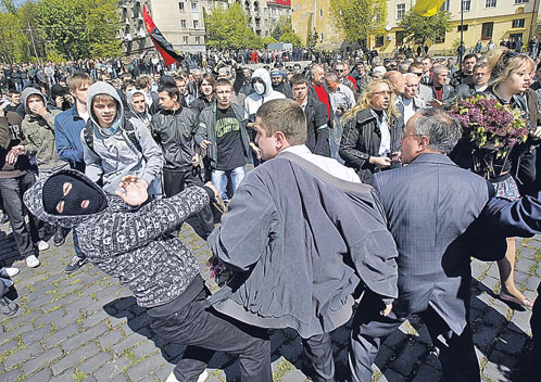 Немцы в Гамбурге сорвали праздник феерических идиотов