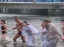 Как безопасно купаться на Крещение