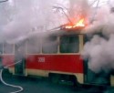В Запорожье на остановке загорелся трамвай