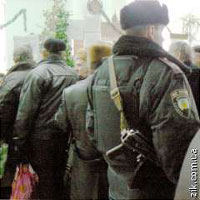 Милицию приблизили к офисам политических партий