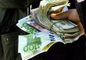 Украинцы копят наличную валюту