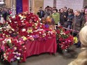 Трагедия в московском метро: нет слов, только свечи и цветы - ФОТО и ВИДЕО