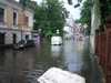Сегодня частные дома по улице Аэродромной оказались в центре водного потопа