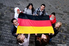В Германии готовят цветную революцию?
