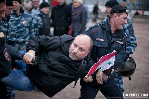 На митинге солидарности с ИГИЛ напали на сопредседателя общества дружбы "Новороссия-Сирия" - ВИДЕО