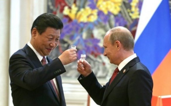Россия и Китай придумали, как «опрокинуть» доллар