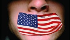 США возмущены тем, что RT сравнивают с американскими СМИ