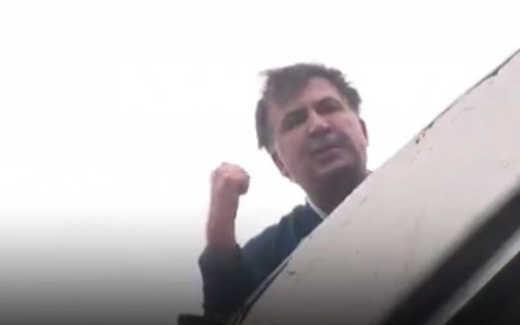 Невероятные приключения Саакашвили: прыжок с крыши на майдан