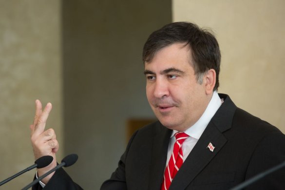 Как Саакашвили переигрывает Порошенко по всем фронтам