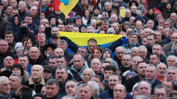 Сторонники Саакашвили на митинге в Киеве выдвинули четыре требования к Верховной раде