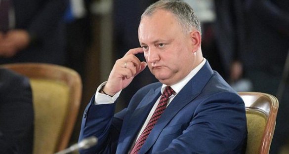 Обменный маневр: как и почему президента Молдавии временно отстранили от власти