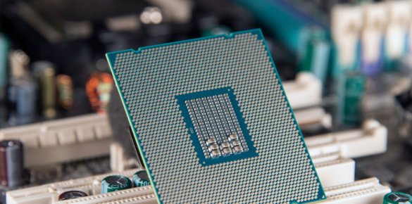 Intel не раскрывает данные о замедлении чипов после обновления