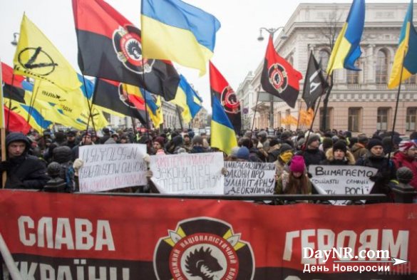 Украина спешно закладывает бомбу под Минские договорённости