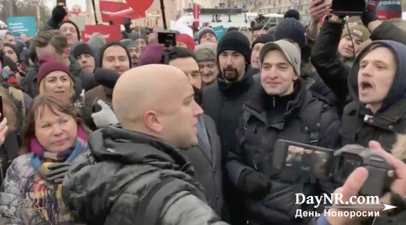 Грэм Филлипс на митинге Навального