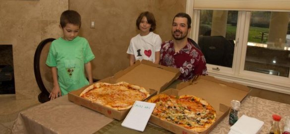 Покупатель биткойн-пиццы купил еще две Lightning пиццы