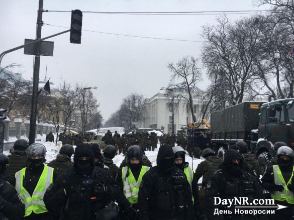В Киеве разгромили палаточный городок МихоМайдана, все присутствующие арестованы