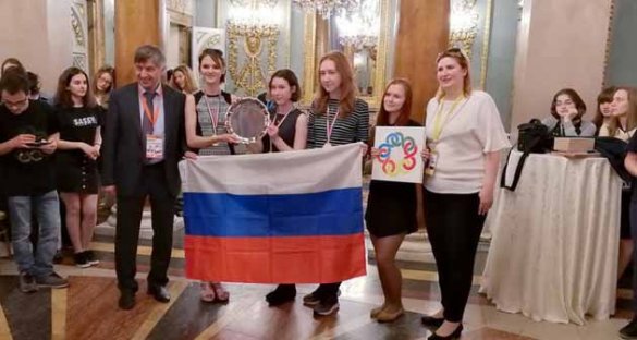 Российские школьницы взяли «золото» на Европейской математической олимпиаде