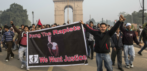 Индия вводит смертную казнь за изнасилование