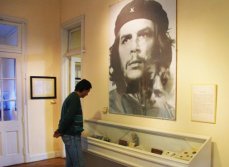 Сын Че Гевары открыл в Крыму выставку, посвящённую отцу