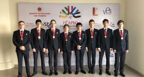 Российские школьники завоевали шесть золотых медалей на Азиатской олимпиаде по физике