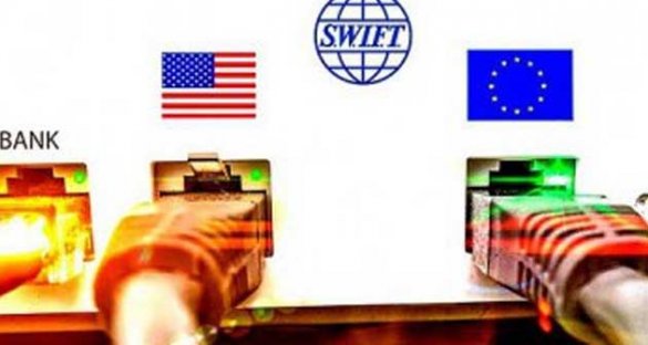 Российские компании начали массово выходить из SWIFT