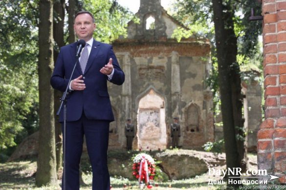 Скандал из-за визита Порошенко в Польшу