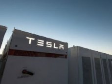 Мининфраструктуры Украины планирует убедить Tesla создать Gigafactory в Украине