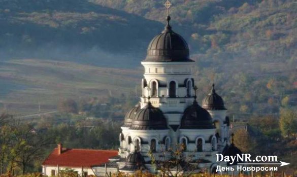Арина Цуканова. «Chatham House» рекомендует подрывать православие в Молдове осторожно и изнутри
