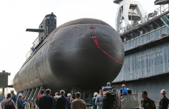 Спуск модернизированной подводной лодки «Кронштадт»