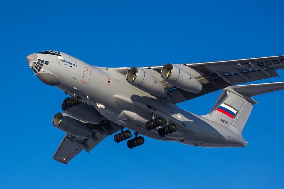 ВКС России получили первый тяжелый транспортный самолет