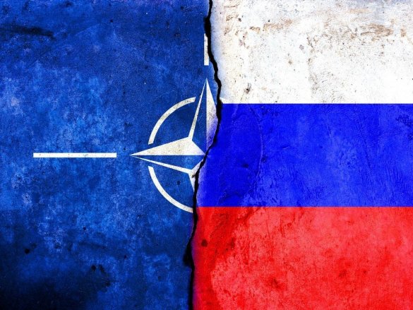 НАТО хочет общаться с Россией, но лезет в Керченский пролив